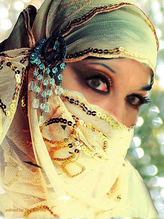 Il Velo E Il Culto Della Bellezza Voci Di Giovani Donne Arabe Dialoghi Mediterranei