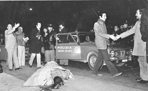 11-mafioso-ucciso-davanti-al-bar-aluia-secondo-da-sinistra-gianni-lo-monaco-nino-sofia-mario-genco-boris-giuliano-dicembre-1974