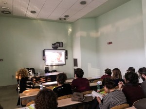 La proiezione del film documentario “Houdoud al Bahr I confini del mare” durante il workshop a Catania.
