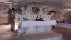 Altare-tardo-settecentesco-in-stile-rococò