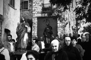 4processione-per-la-festa-di-s-michele-a-liscia-in-abruzzo-ph-ceccarini