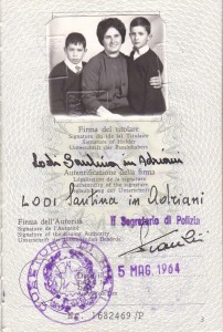 Passaporto con foto di Santina al centro, Francesco a sx, Settimio a dx