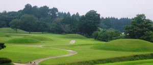 Tumuli funerari del periodo Kofun (III sec. d.C.) nella prefettura di Kumamoto (ph. Olimpia Niglio, 2021).  