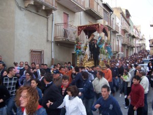 San Cono, Processione del Santo patrono (ph. Vincenzo Zappalà)