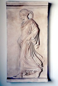 Gradiva, bassorilievo greco-romano, IV sec. a.C. 