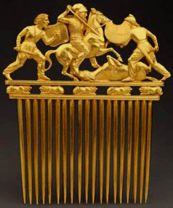 Kurgan di Solokha, pettine in oro con raffinati elementi decorativi, da Wikipedia