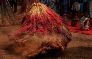 Benin, performance Woodoo, nel festival di Ouidah, 2018 (ph. Francesco Bellina)