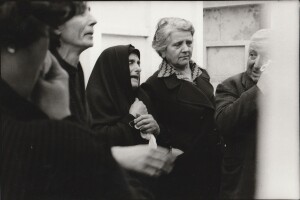 Cordoglio nei cimiteri calabresi, anni 70 (ph. Marina Malabotti)