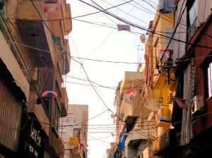 Beirut, bandiere libanesi e del Nagorno-Karabakh nel quartiere armeno di Borj Hammoud