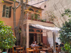 Beirut, un caffè nel quartiere Hamra (ph. Veronica Merlo)
