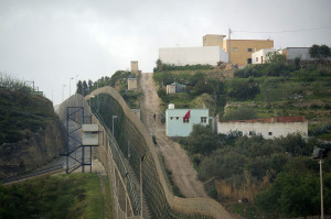 Il-confine-tra-il-Marocco-e-Melilla,(foto-Koerner)