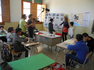 Attività di focus group in classe con discussione collettiva e foto-elicitazione