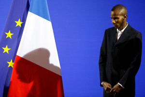 Bathily originario del Mali ha ricevuto la cittadinanza onoraria per aver salvato 6 ostaggi