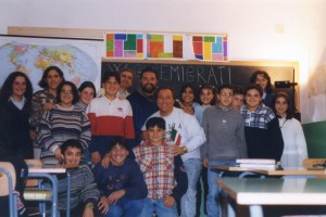 visita di Santo Lo Cascio, presidente della St. Anthony society of Garfield ad una classe della Scuola media statale di Bolognetta (1995)