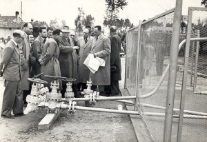 Enrico Mattei e Aldo Moro in Libia, 1960.