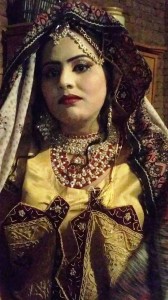 Pakistana-in-costume-da-sposa-ph.-Agha.