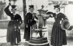  Costumi tradizionali abruzzesi, inizio XX secolo.