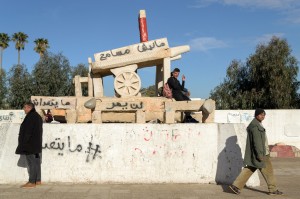  Sidi Bouzid, la statua che ricorda Mohamed Bouazizi (ph. Roberto Ceccarelli)