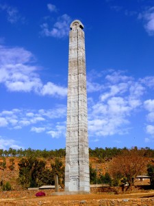copertina-obelisco-di-axum-dopo-il-suo-riassemblamento-in-etiopia
