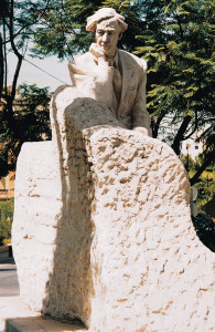 monumento-al-poeta-zouk-mikael