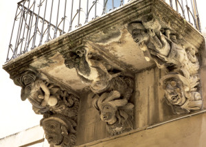 fig-2-balcone-del-bel-cavaliere-palazzo-la-rocca