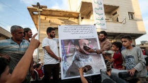 manifestazione-anti-macron-nella-provincia-di-aleppo-in-siria