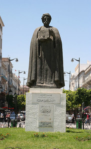 statua-di-ibn-khaldun-a-tunisi