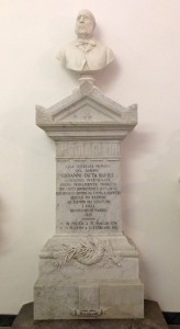 Busto e monumento di Giovanni Fatta Barile nella Chiesa Madre di Polizzi