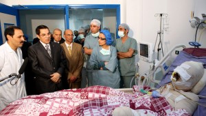Ben Ali in visita all'ospedale dove è ricoverato Bouazizi