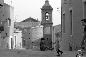 Agrigento,29 Agosto 1979, Via Barone, Campanile della chiesa-di-San-Domenico-bambini-(ph. Gianfranco Iannuzzo)