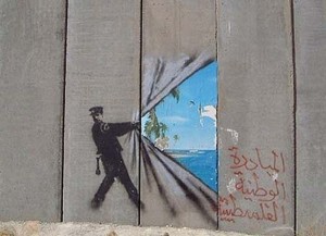 Murale a Gaza, di Banksy (ph. Valentina)