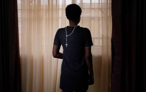 Lagos,Jennifer, 25 anni, vittima di tratta sessuale, ospite di una struttura di protezione, 2020 (ph. francesco Bellina) 