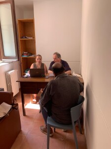 L’assistente sociale e il Legale del Polo Sociale Integrato di Palermo durante un consulto