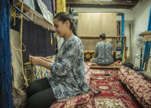 Bukhara, lavorazione dei tappeti (ph. Nino Pillitteri)