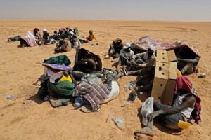 Deportazione di migranti dalla Tunisia nel deserto libico