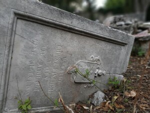 Monumento di Christian Fischer, Cimitero acattolico "degli Inglesi" all'Acquasanta, Palermo (ph. Laura Leto)